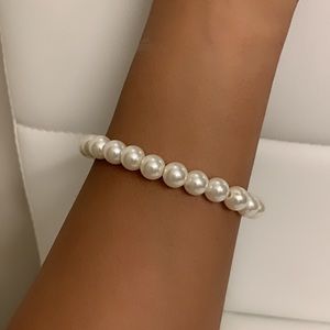 Pearl bracelet